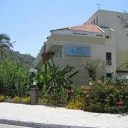 Rich Melissa Hotel-3